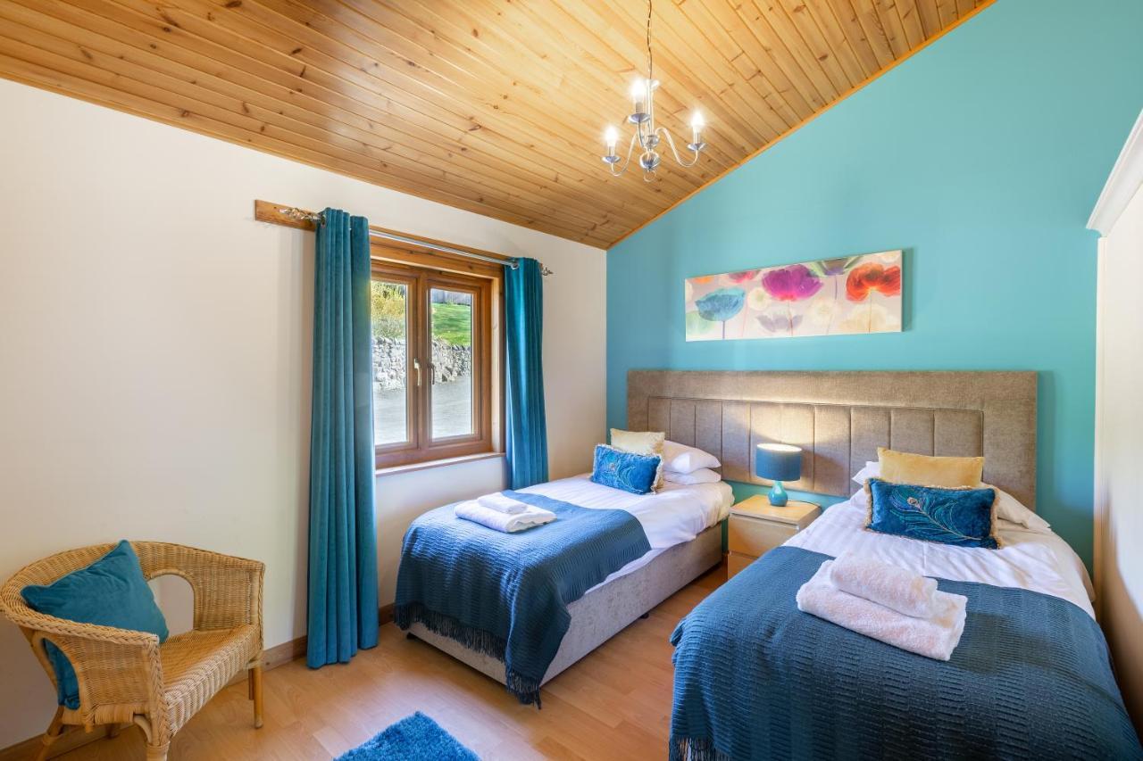 Douglas Fir Lodge With Hot Tub Cupar Bagian luar foto